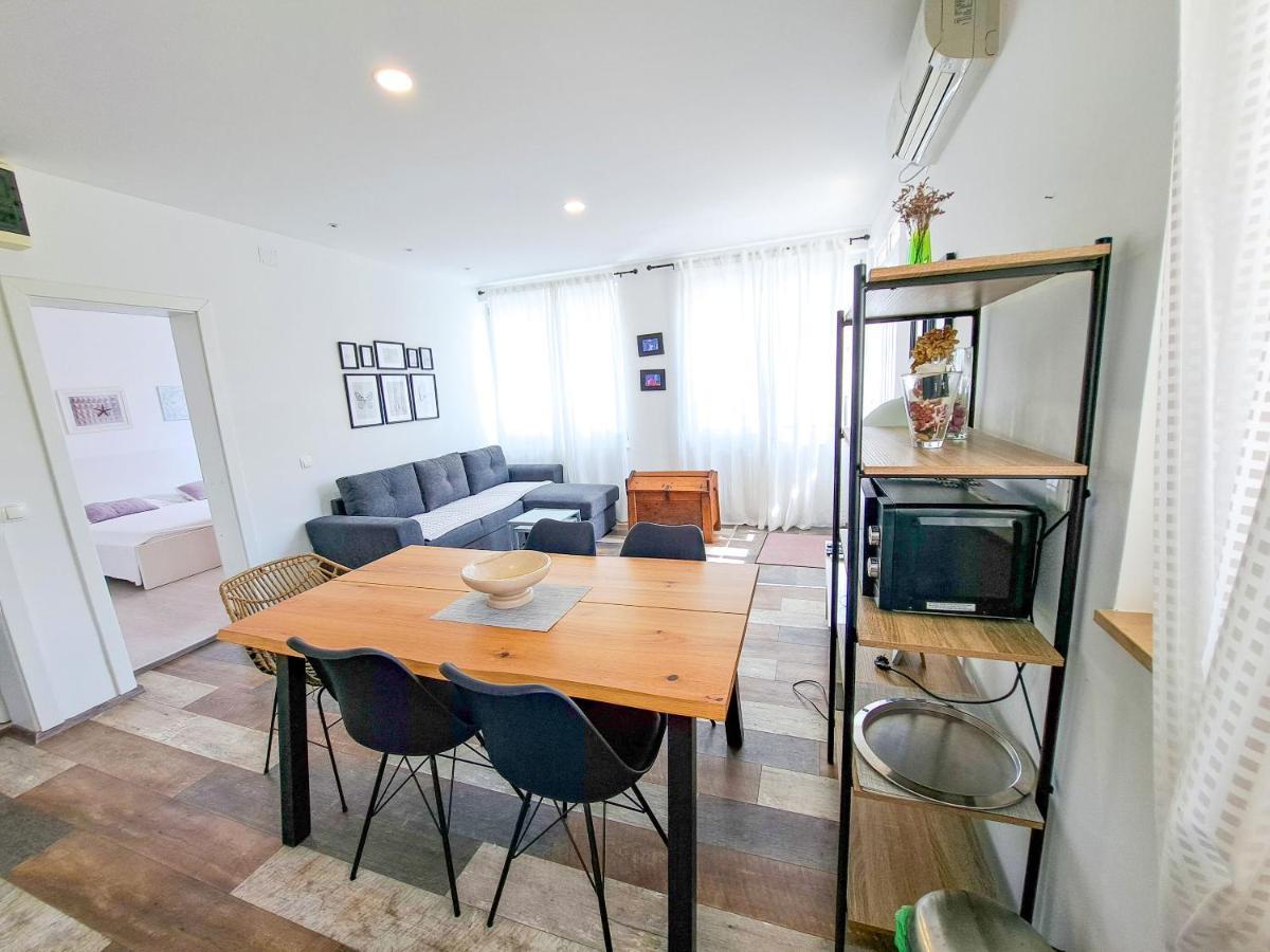 Apartments Ivanka Supetar Eksteriør billede